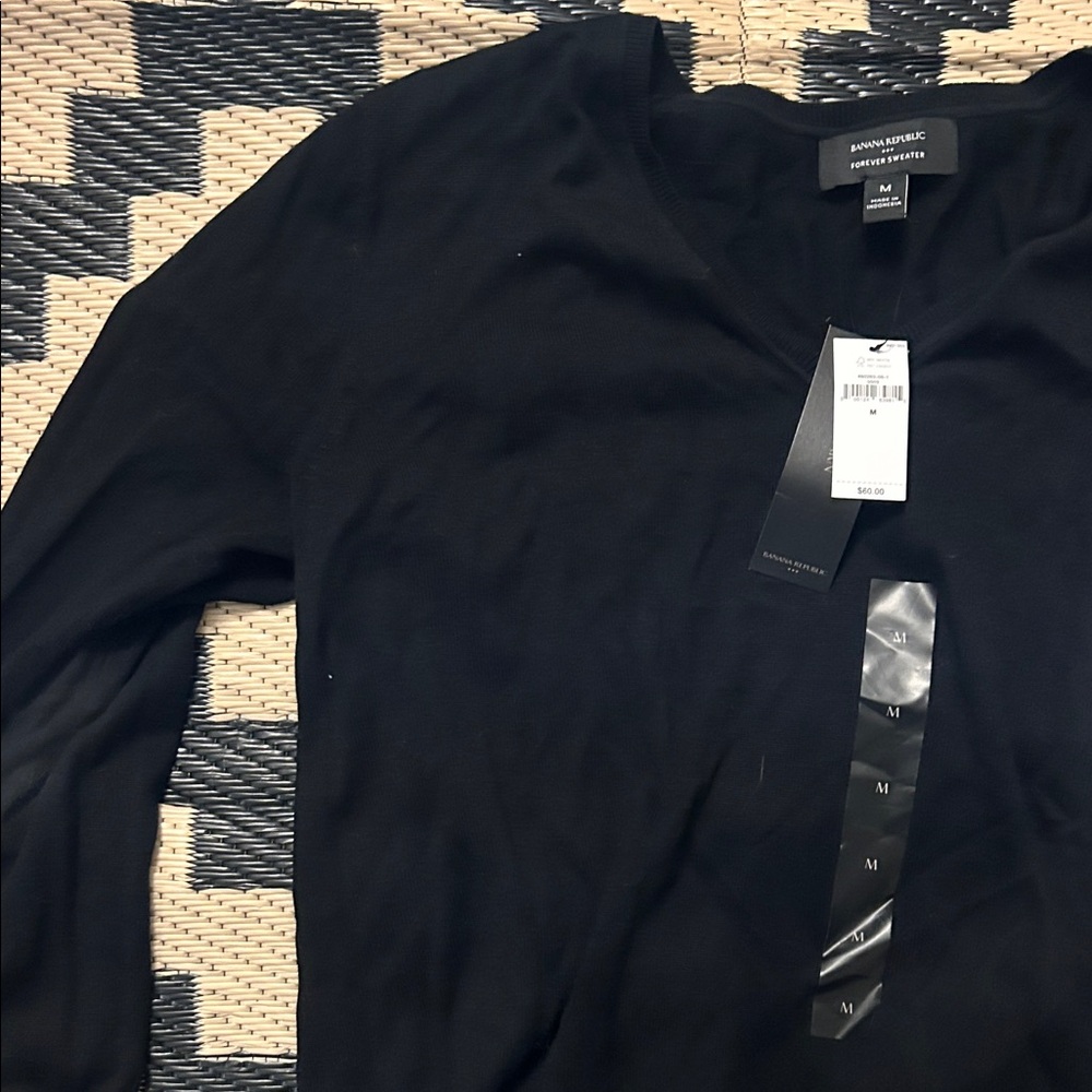 NWT Banana Republic Classic Black Pullover Sz M